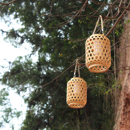 Solar Courtyard Lantern - Decorative Outdoor Light