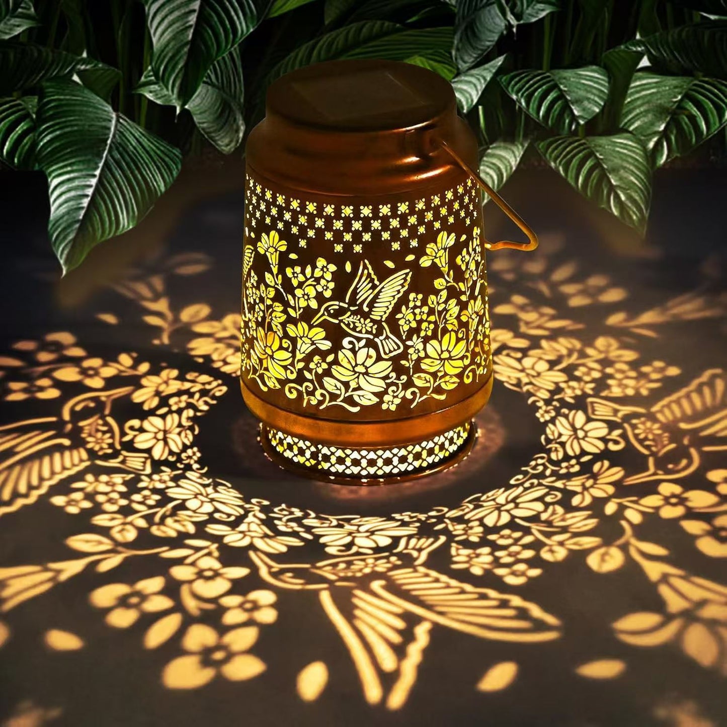 Solar Hummingbird Barn Lantern - Waterproof Courtyard Decor